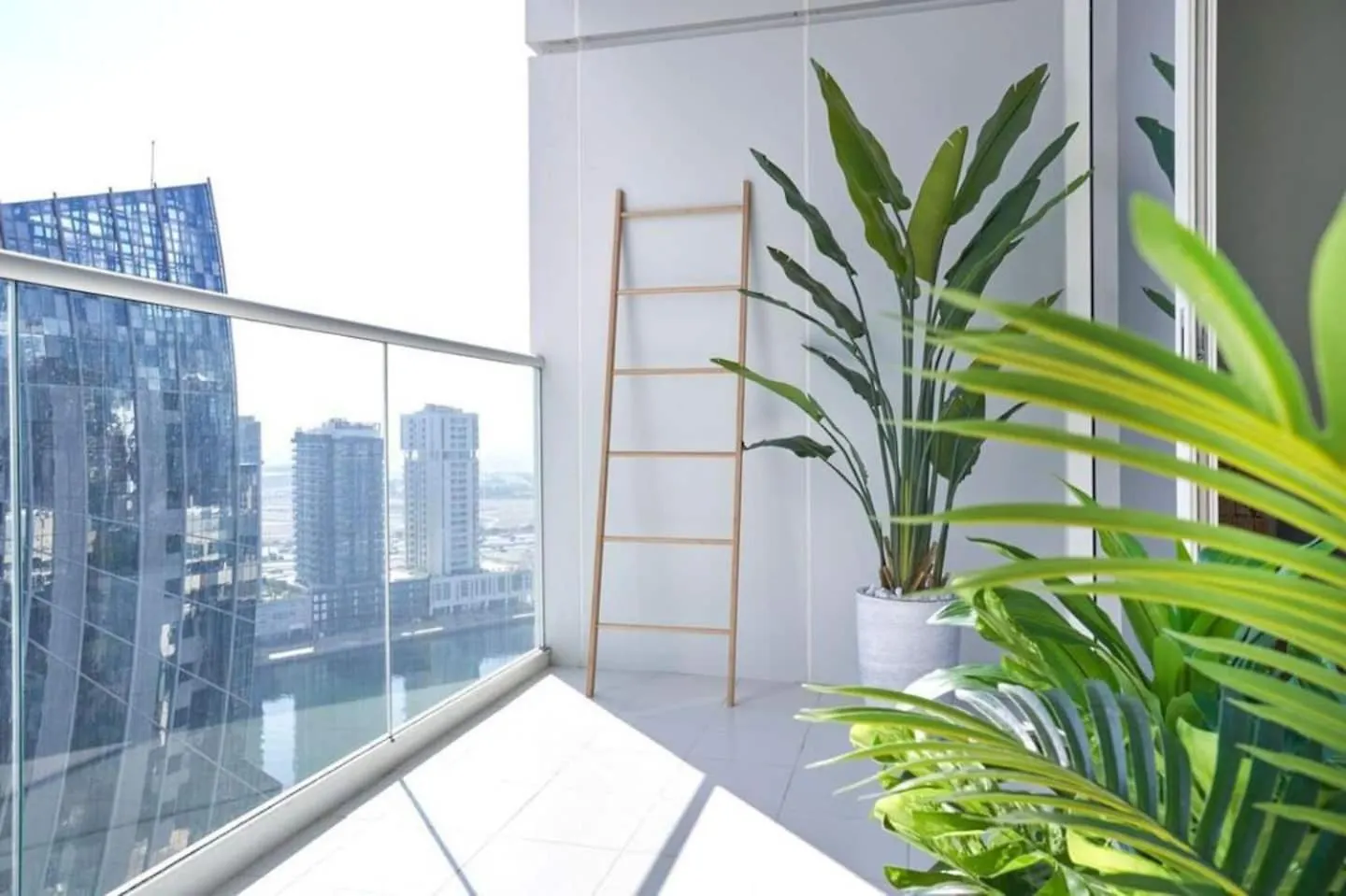 Canal View 1Br Flat 5 Min Walk To Dubai Mall